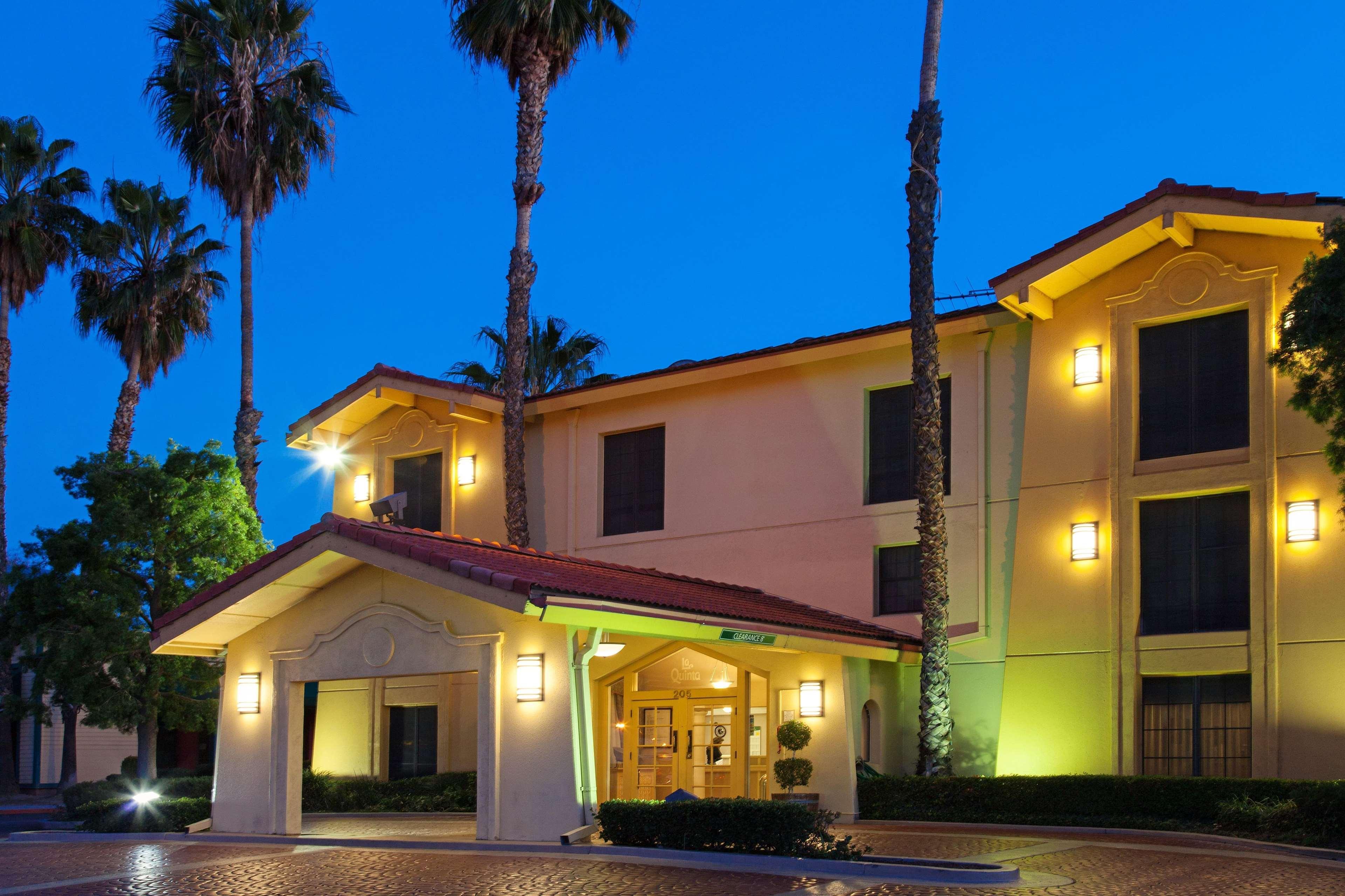 La Quinta Inn & Suites By Wyndham San Bernardino Exterior foto