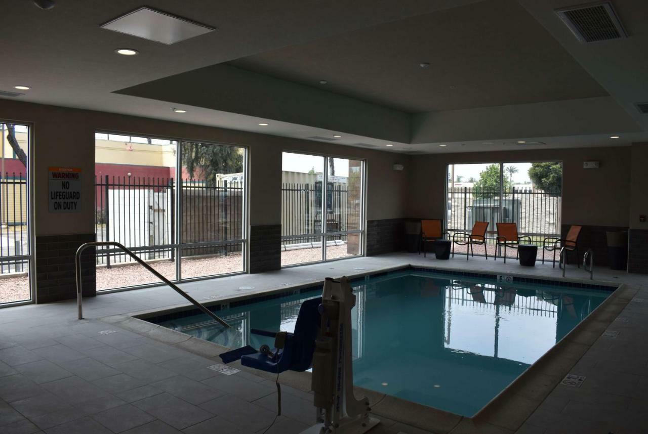 La Quinta Inn & Suites By Wyndham San Bernardino Exterior foto